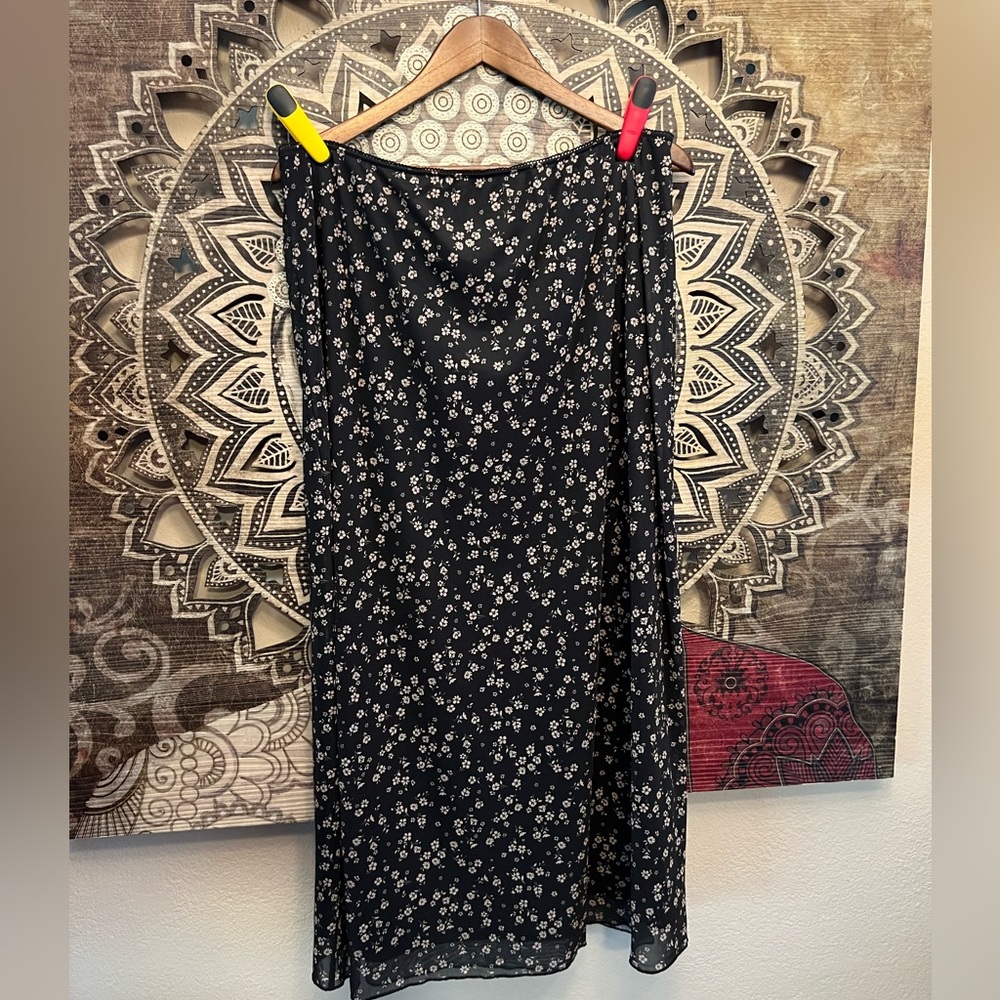 ESQ ELASTIC WAIST DOUBLE LAYER FLORAL SKIRT
